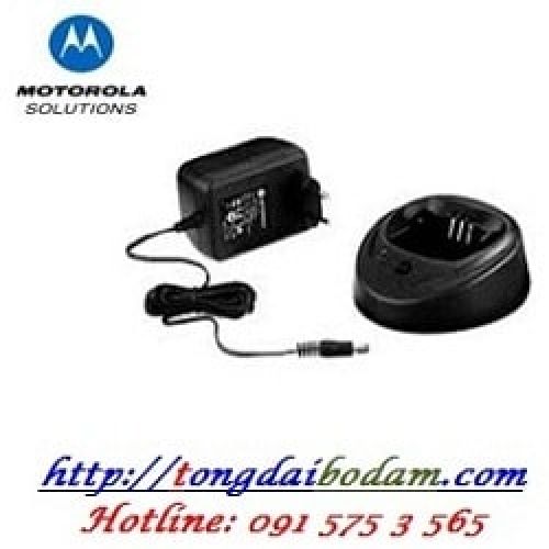 Bộ sạc đơn bộ đàm Motorola GP2000s (PMTN4088A)